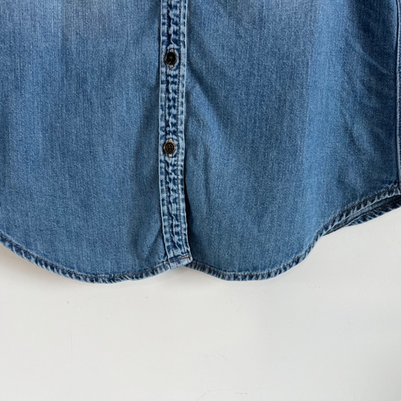 GAP Denim Chambray Button Up Shirt 100% Cotton Small Coastal Cowgirl - Picture 4 of 13